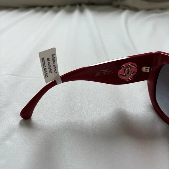 CHANEL Butterfly Sunglasses - Picture 4 of 4